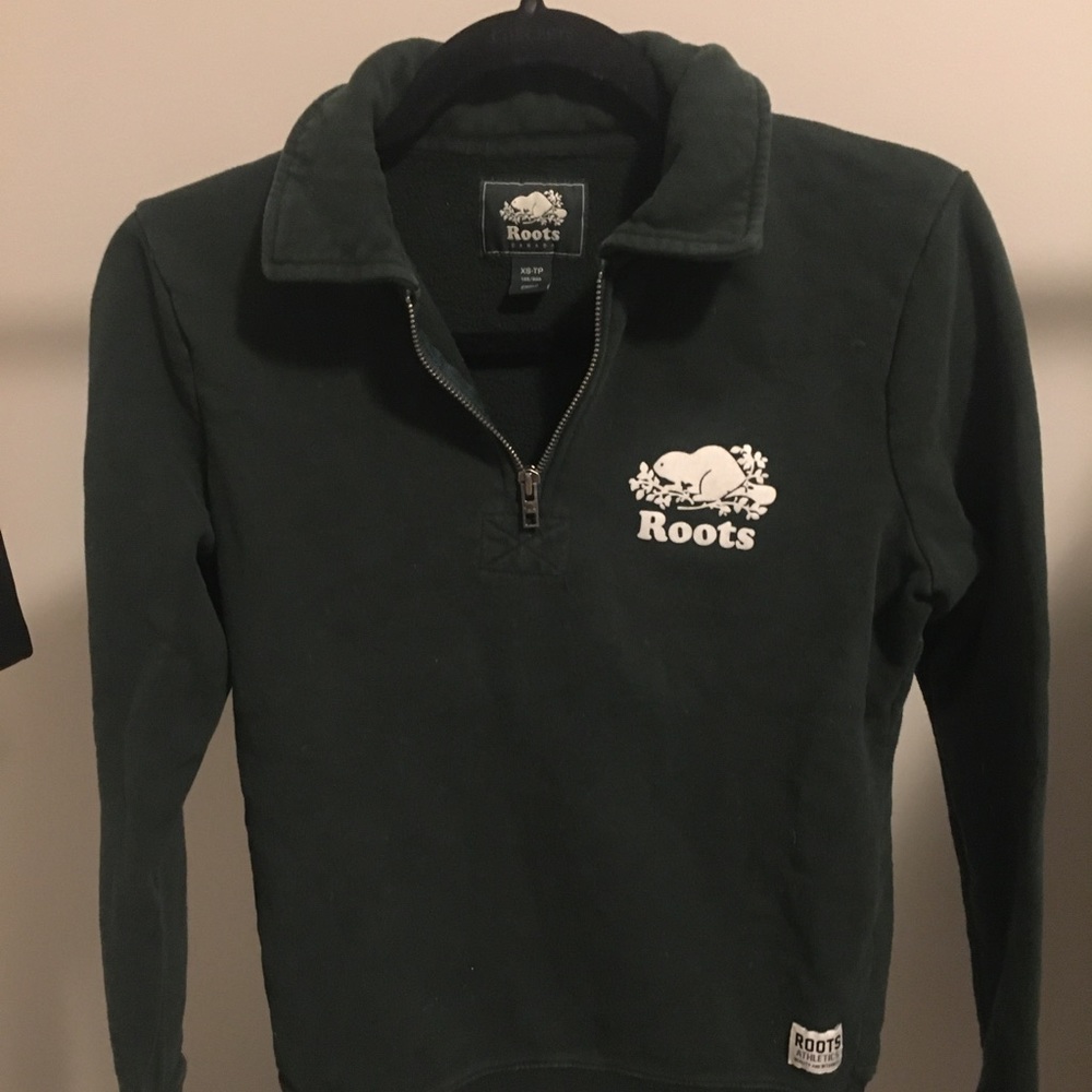Forest green roots crewneck